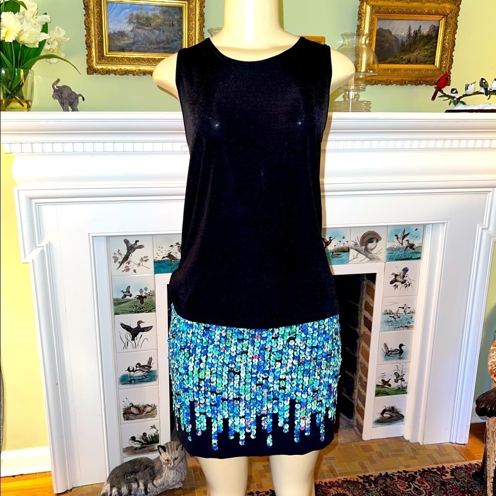 𝅺UNIQUE design Ann Taylor skirt - truly a work of Art! Never Worn